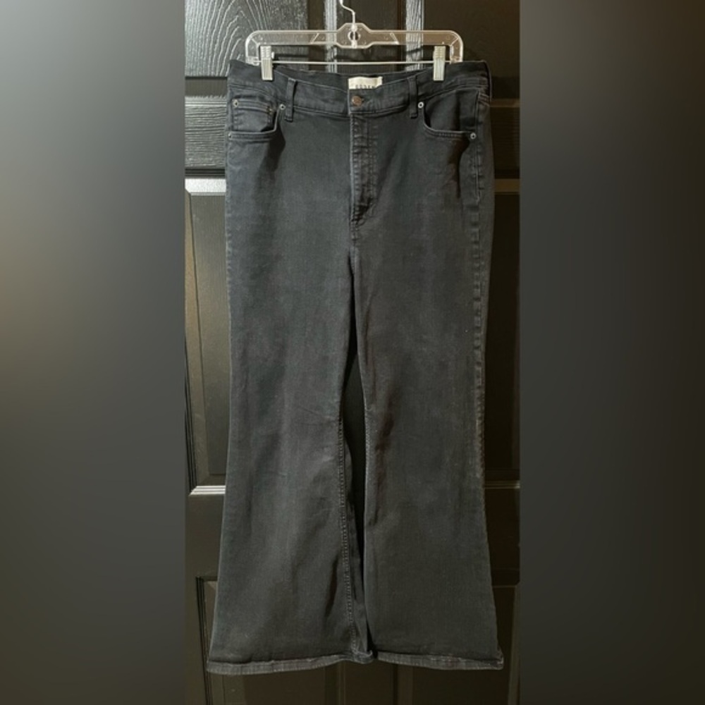 Boden Ultra High Rise Super Flare Garment Dyed Jeans
